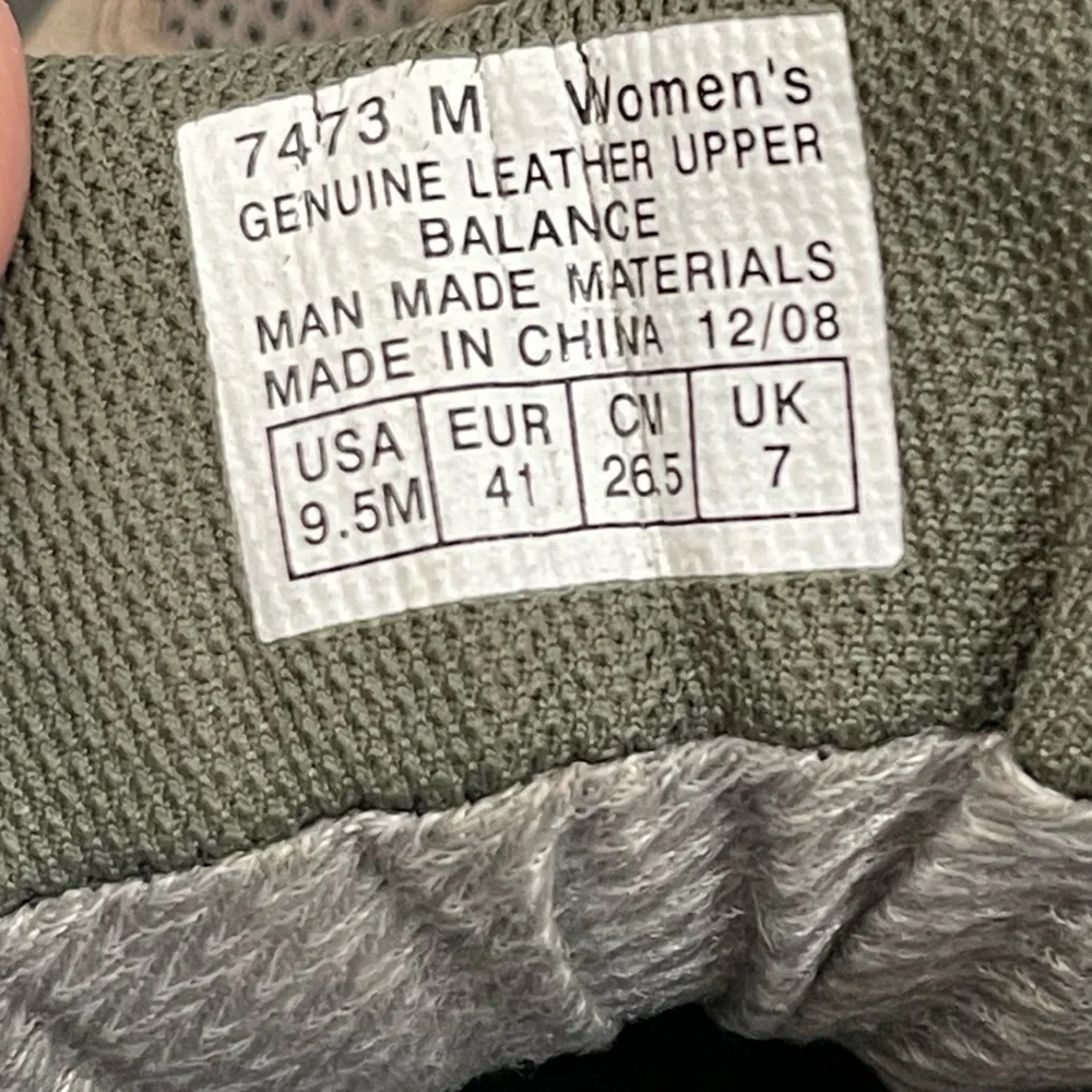 Vasque Vibram Tan and Gray Gore-Tex Hiking Boots - Picture 8 of 11